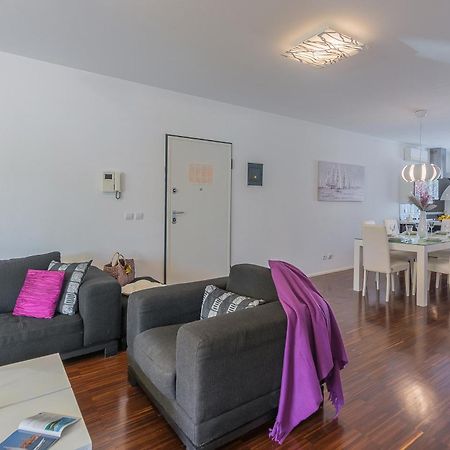 רוביני Luxury Apartment Lella מראה חיצוני תמונה