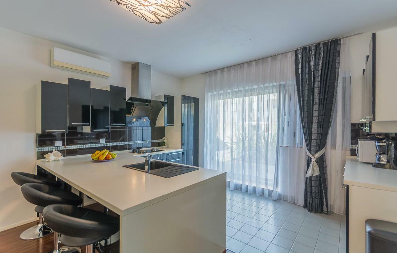 רוביני Luxury Apartment Lella מראה חיצוני תמונה