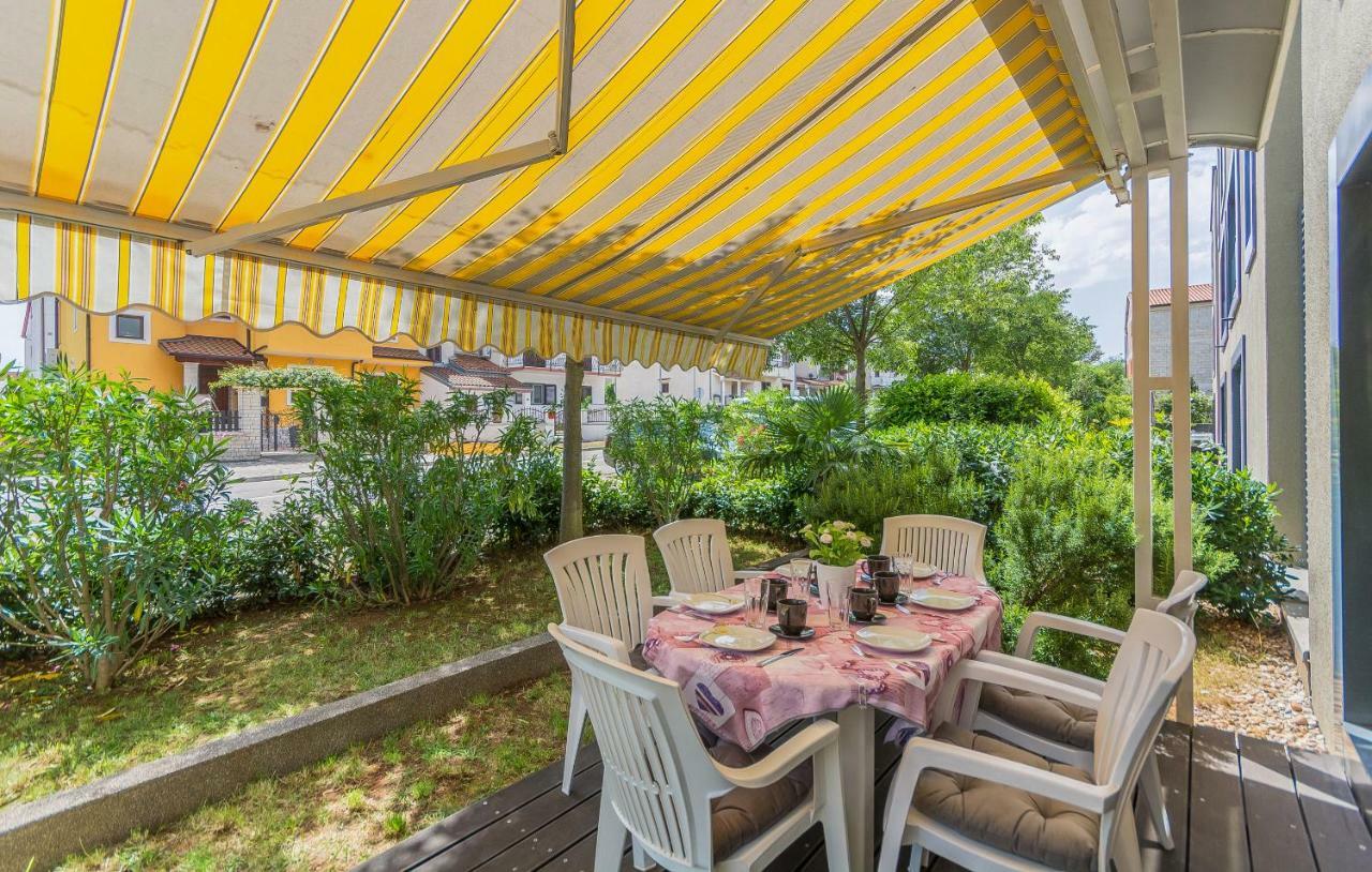 רוביני Luxury Apartment Lella מראה חיצוני תמונה