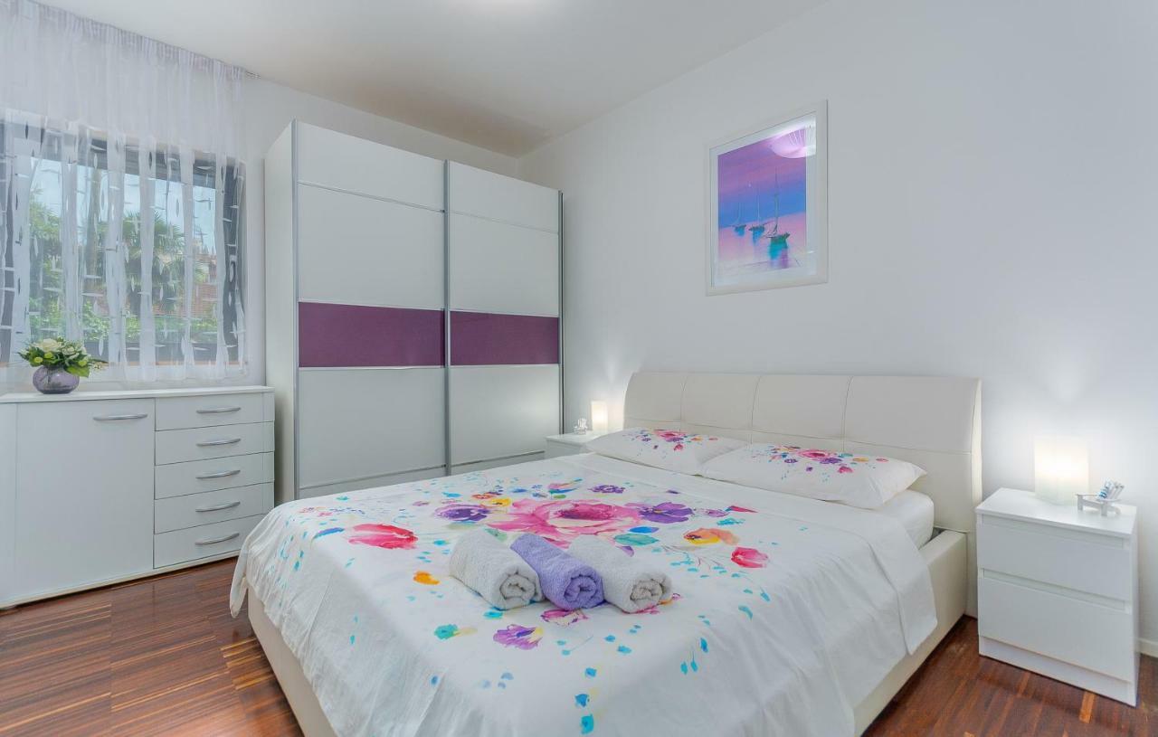 רוביני Luxury Apartment Lella מראה חיצוני תמונה