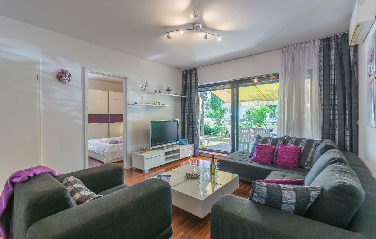 רוביני Luxury Apartment Lella מראה חיצוני תמונה