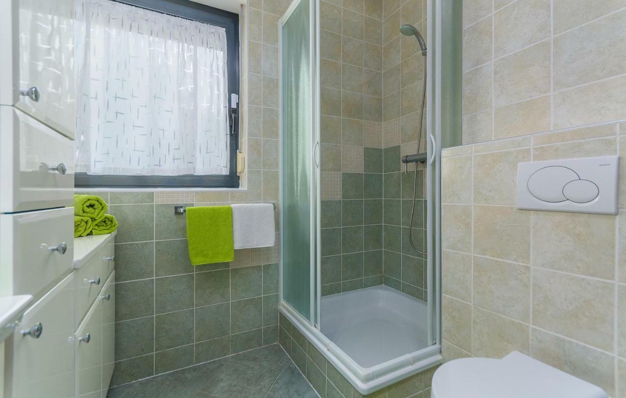 רוביני Luxury Apartment Lella מראה חיצוני תמונה