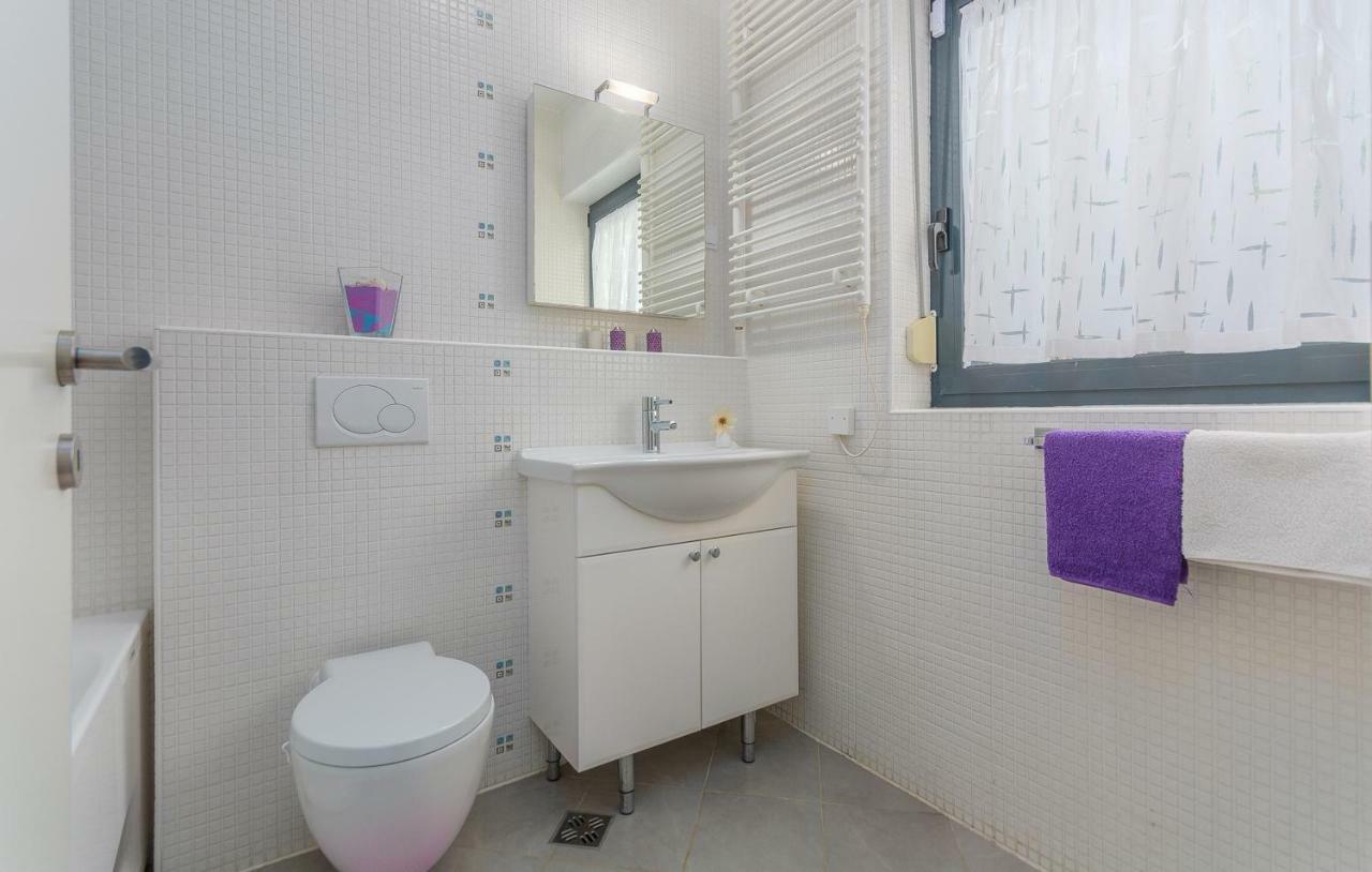 רוביני Luxury Apartment Lella מראה חיצוני תמונה