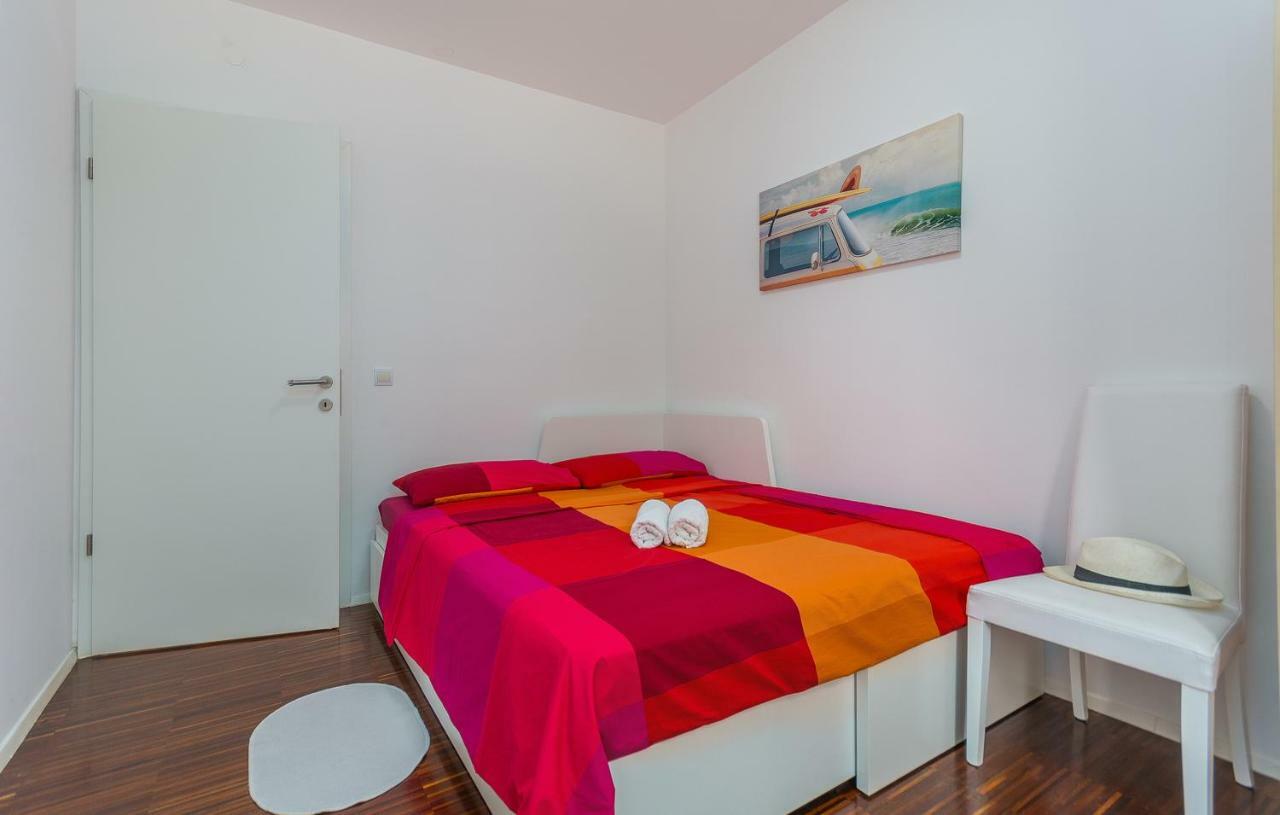 רוביני Luxury Apartment Lella מראה חיצוני תמונה
